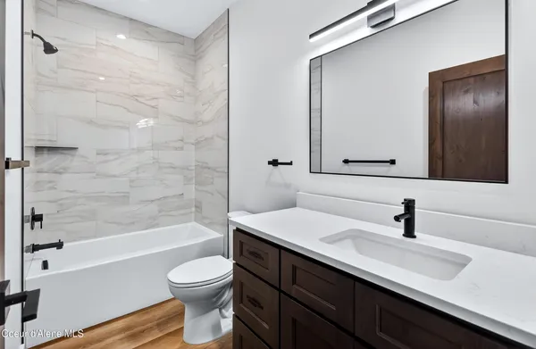 $925,000 | 33 Rebecca Lane, Nordman, ID 83848