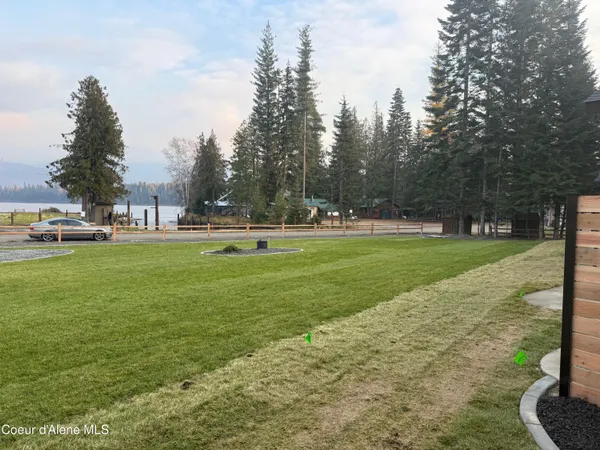 $949,900 | 33 Rebecca Lane, Nordman, ID 83848