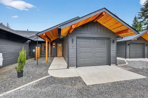 $925,000 | 33 Rebecca Lane, Nordman, ID 83848
