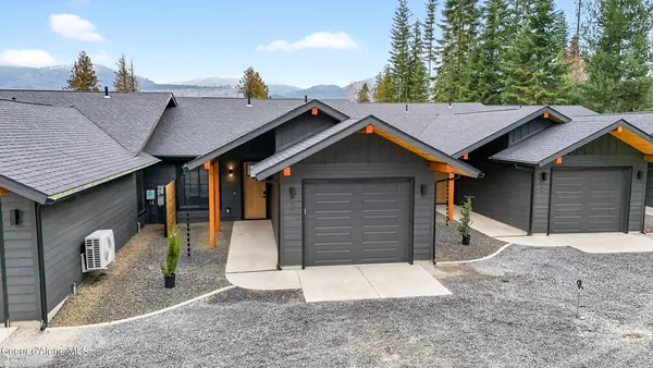 $925,000 | 33 Rebecca Lane, Nordman, ID 83848