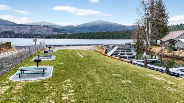 $925,000 | 33 Rebecca Lane, Nordman, ID 83848