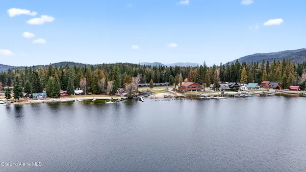 $925,000 | 33 Rebecca Lane, Nordman, ID 83848