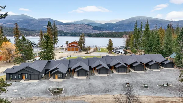 $925,000 | 33 Rebecca Lane, Nordman, ID 83848