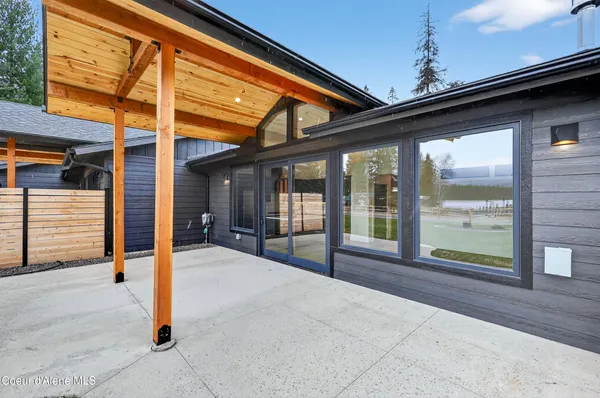 $925,000 | 33 Rebecca Lane, Nordman, ID 83848