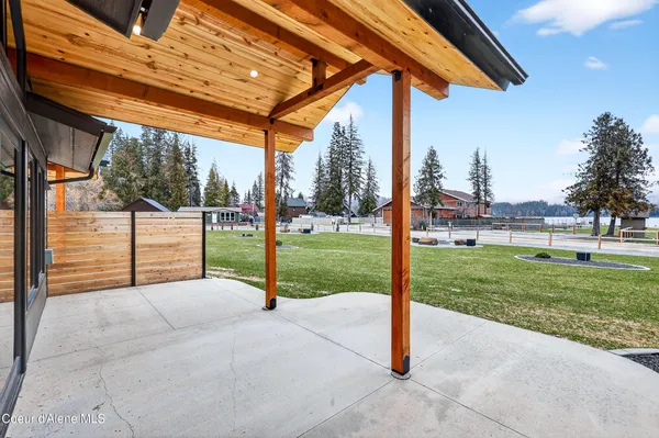 $925,000 | 33 Rebecca Lane, Nordman, ID 83848