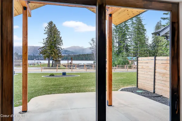 $925,000 | 33 Rebecca Lane, Nordman, ID 83848