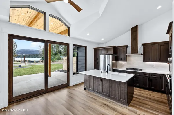 $925,000 | 33 Rebecca Lane, Nordman, ID 83848