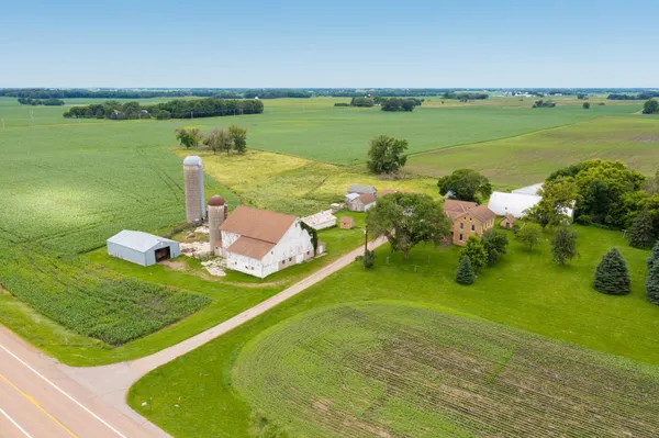 $970,000 | 13550 County Road 51, Norwood Young America, MN 55368