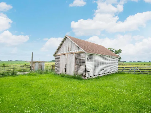 $970,000 | 13550 County Road 51, Norwood Young America, MN 55368