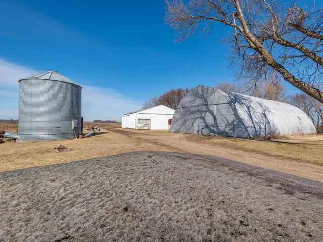 $970,000 | 13550 County Road 51, Norwood Young America, MN 55368