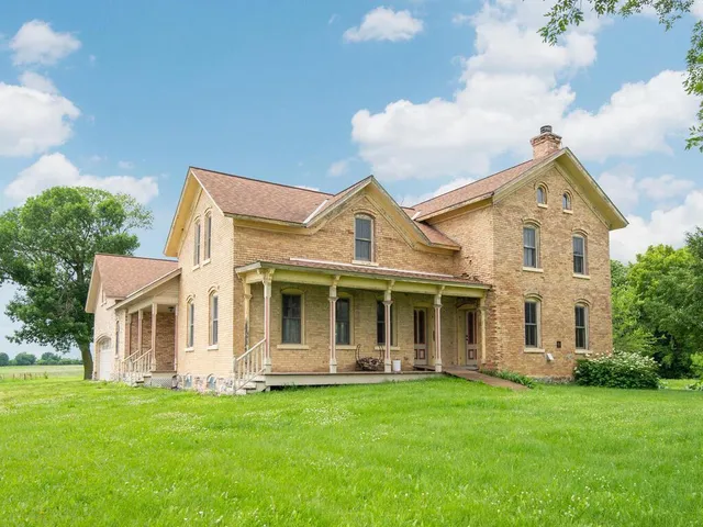 $970,000 | 13550 County Road 51, Norwood Young America, MN 55368