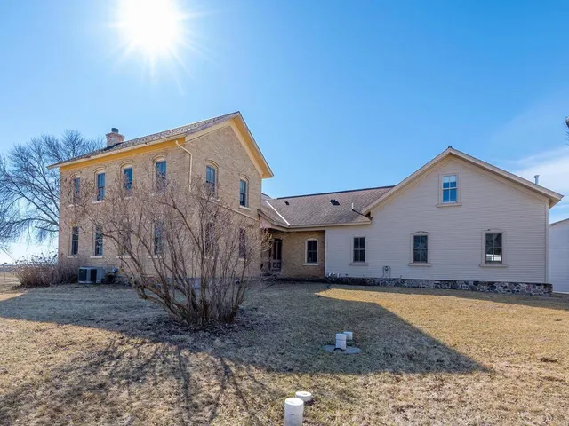 $970,000 | 13550 County Road 51, Norwood Young America, MN 55368