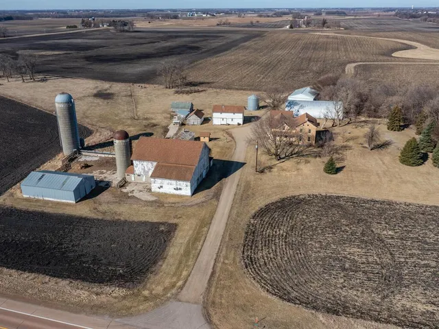 $970,000 | 13550 County Road 51, Norwood Young America, MN 55368