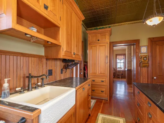 $970,000 | 13550 County Road 51, Norwood Young America, MN 55368