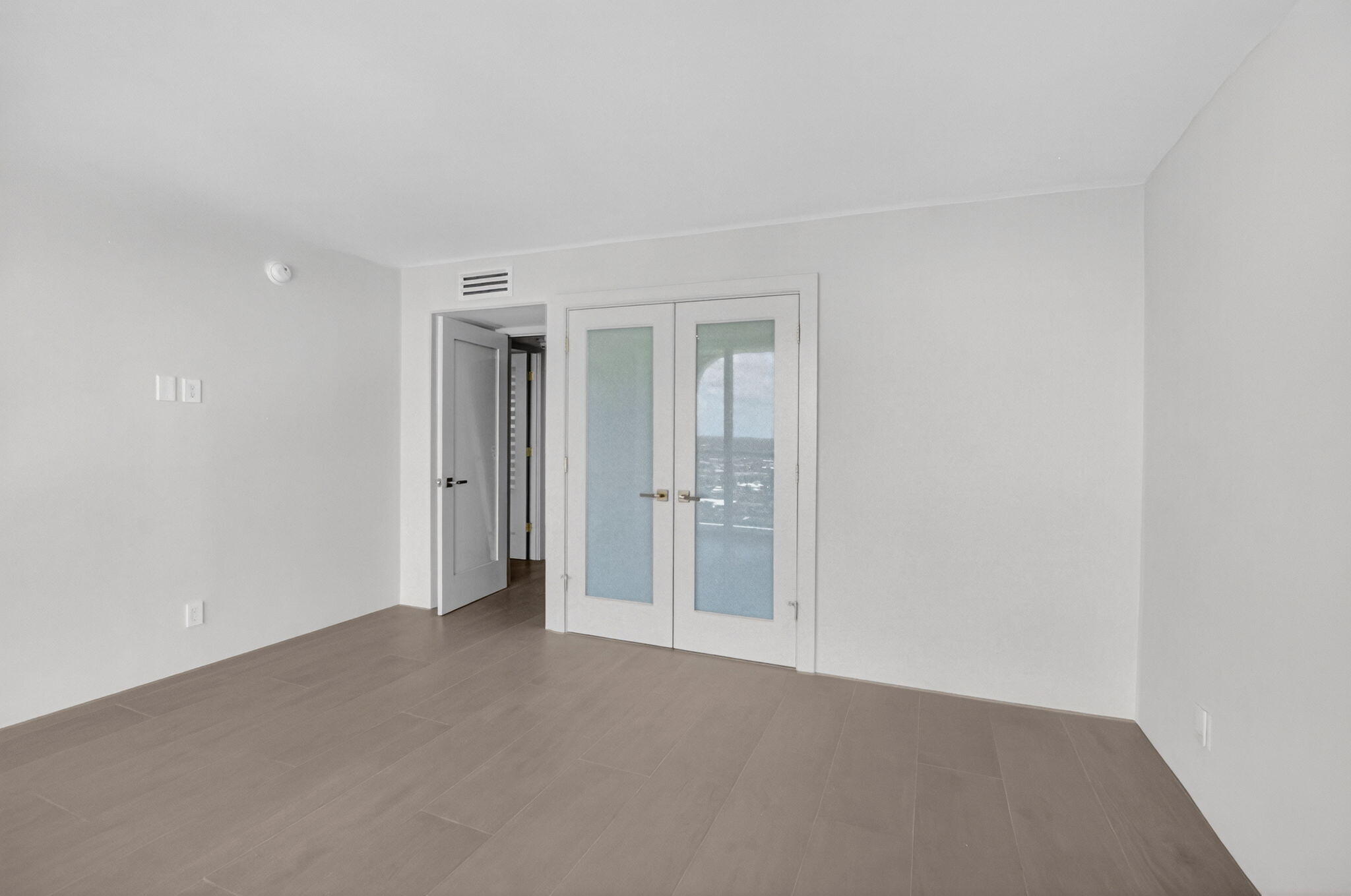 2800 South Ocean Boulevard, Unit 23C Boca Raton, FL 33432 - Photo 38 of 50 a view of an empty room