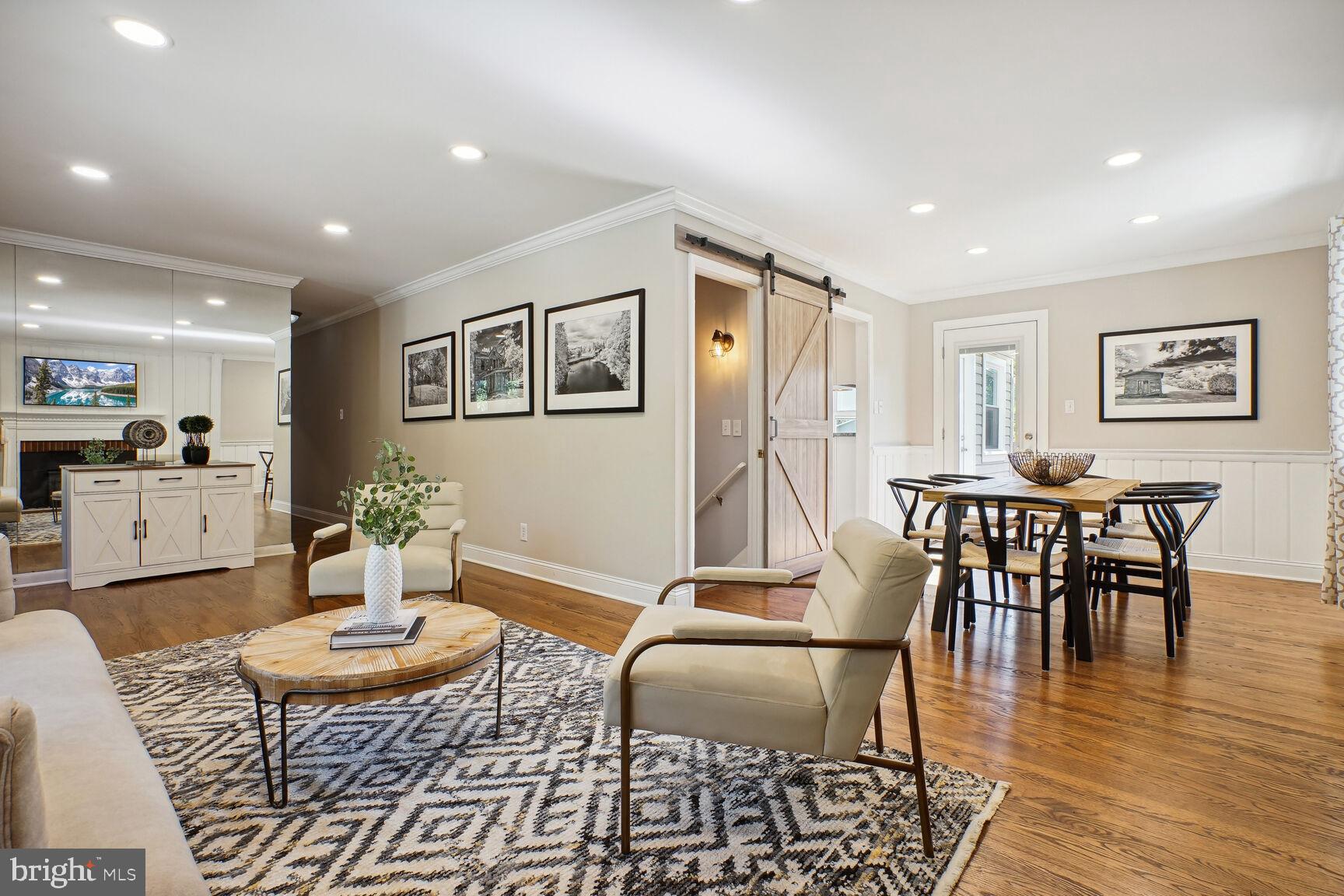 7814 Fort Hunt Road Alexandria, VA 22308 - Photo 5 of 30 Combination Living/Dining Room