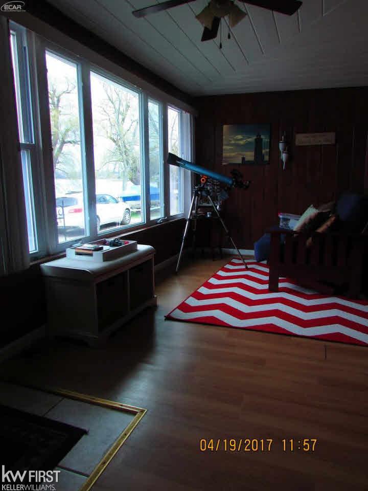 3657 Conrad Road Brighton, MI 48116 - Photo 4 of 24 21286110-3.JPG