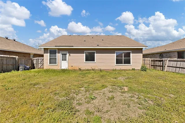 $2,000 | 1217 Foxtail Lane, Crowley, TX 76036