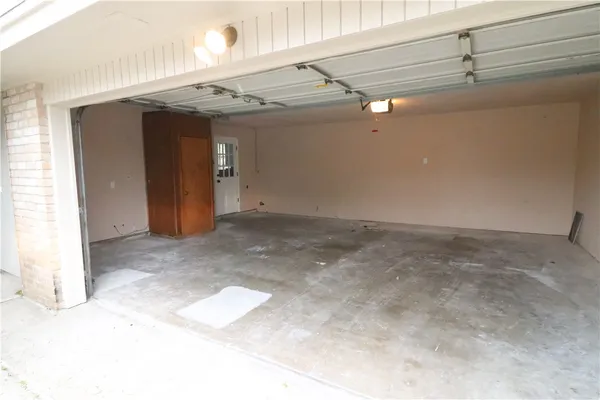 $1,700 | 5813 Crest Willow Drive, Corpus Christi, TX 78415