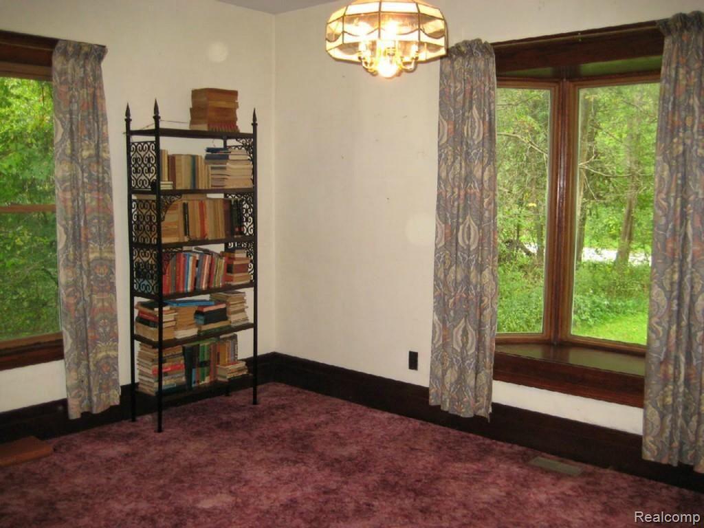 9185 Crawford Road Columbus, MI 48063 - Photo 6 of 15 #6 Living Room with Bay Window.jpg