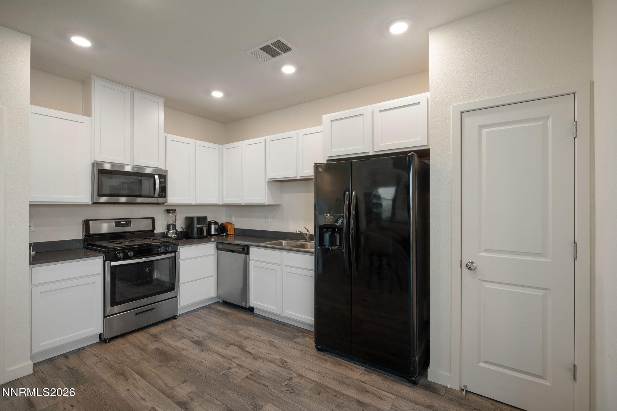 8855 Sky Wind Road Reno, NV 89506 - Photo 5 of 21 6-web-or-mls-8855 Sky Wind-7