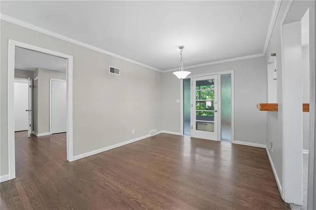 $300,000 | 7634 Charlotte Street, Kansas City, MO 64131