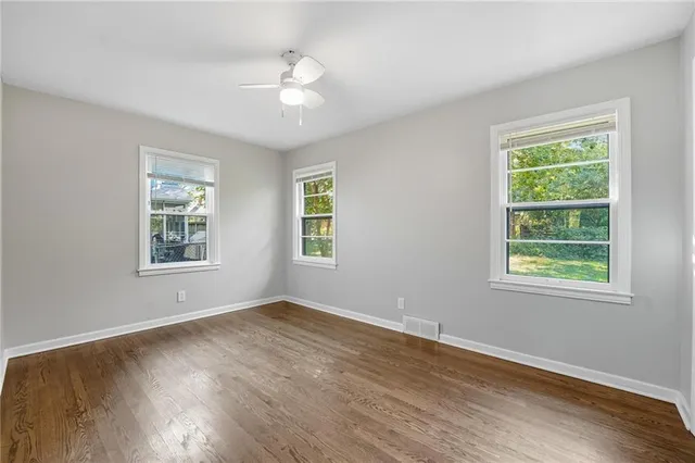 $300,000 | 7634 Charlotte Street, Kansas City, MO 64131