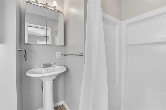 $300,000 | 7634 Charlotte Street, Kansas City, MO 64131