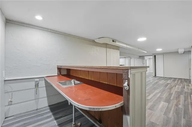 $300,000 | 7634 Charlotte Street, Kansas City, MO 64131