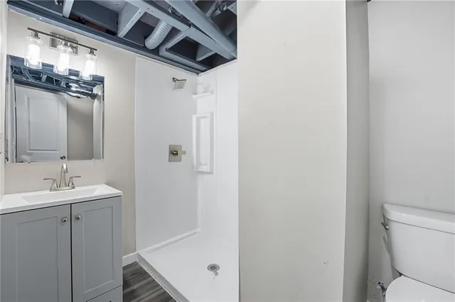 $300,000 | 7634 Charlotte Street, Kansas City, MO 64131