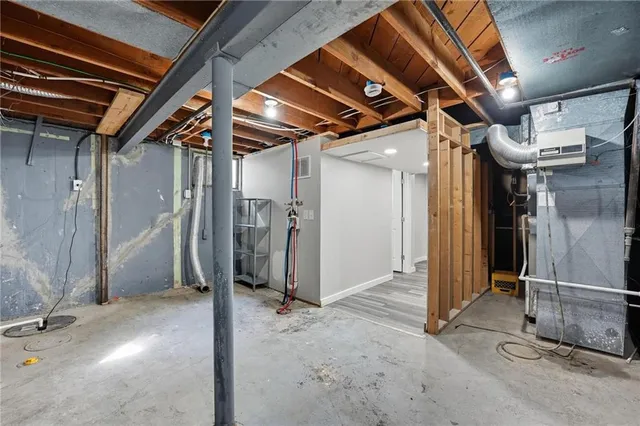 $300,000 | 7634 Charlotte Street, Kansas City, MO 64131