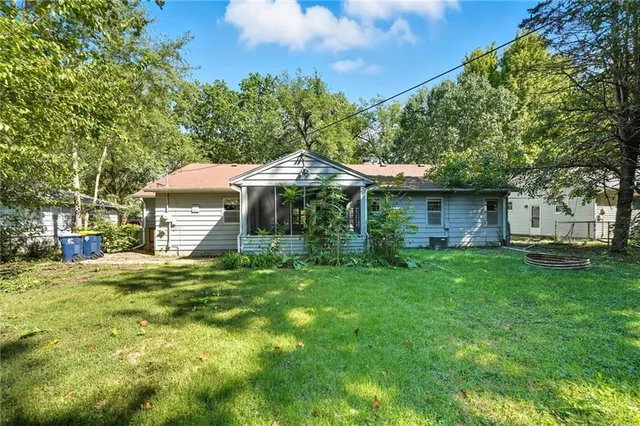 $300,000 | 7634 Charlotte Street, Kansas City, MO 64131