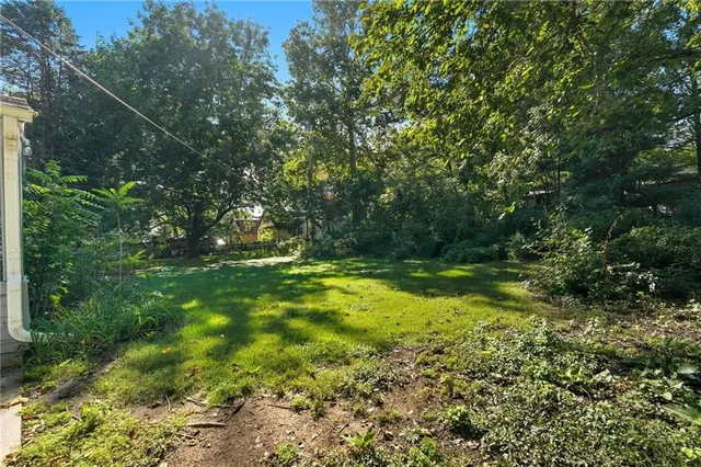 $300,000 | 7634 Charlotte Street, Kansas City, MO 64131