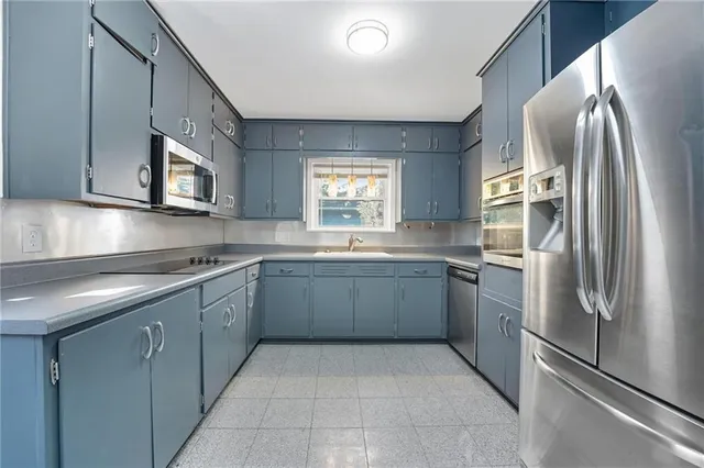 $300,000 | 7634 Charlotte Street, Kansas City, MO 64131