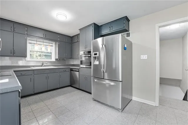 $300,000 | 7634 Charlotte Street, Kansas City, MO 64131