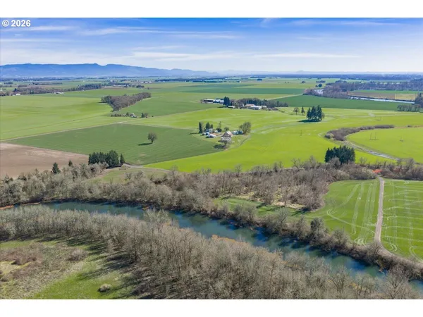 a view of an indoor swimming pool