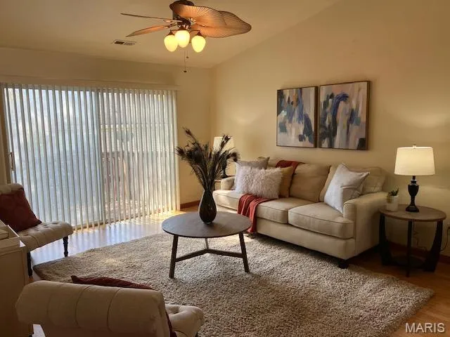 $80,000 | 4304 Inlet Isle Drive, Florissant, MO 63034