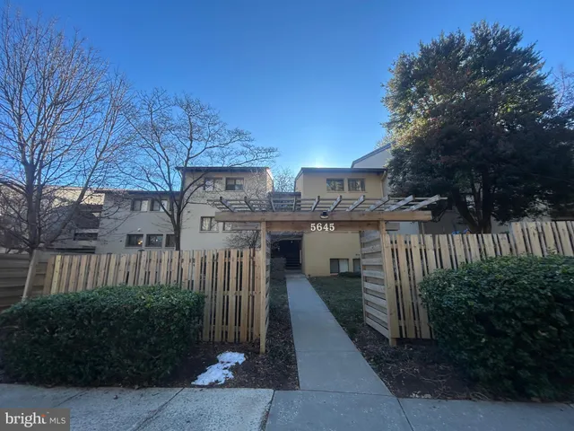 $1,800 | 5645 Harpers Farm Road, Unit D, Columbia, MD 21044