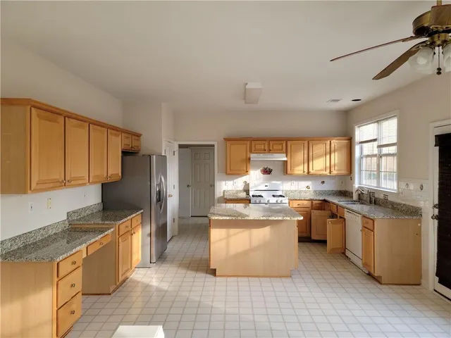 $2,990 | 5072 Raventhorpe Court Northwest, Suwanee, GA 30024