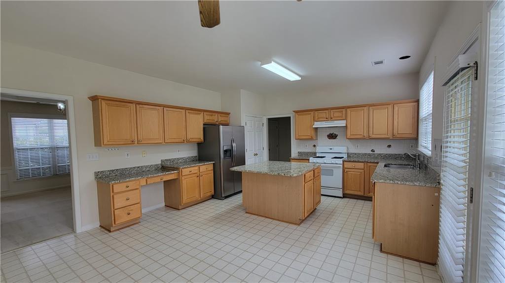 5072 Raventhorpe Court Northwest Suwanee, GA 30024 - Photo 14 of 36