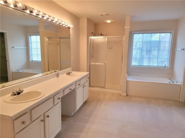 $2,990 | 5072 Raventhorpe Court Northwest, Suwanee, GA 30024