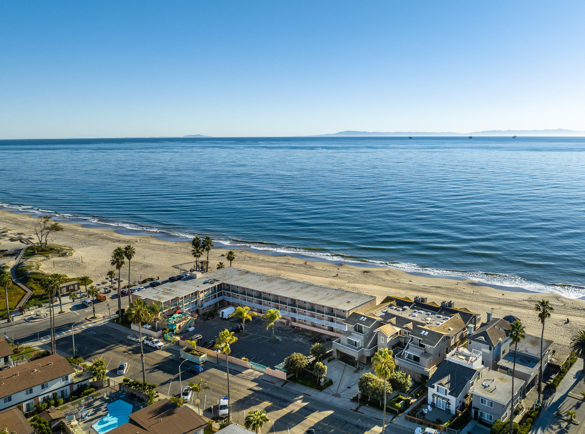 4925 Sandyland Road, Unit F Carpinteria, CA 93013 - Photo 3 of 19 a view of an ocean