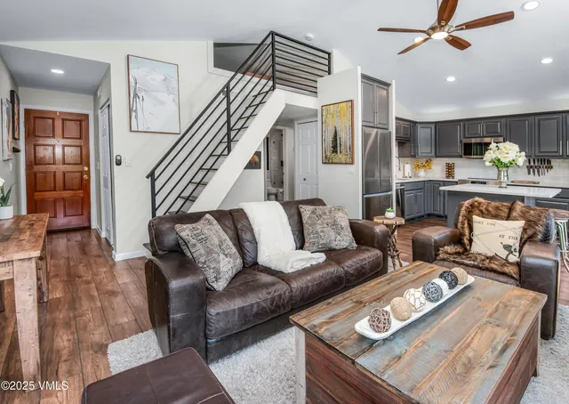 $925,000 | 971 West Beaver Creek Boulevard, Unit B5, Avon, CO 81620