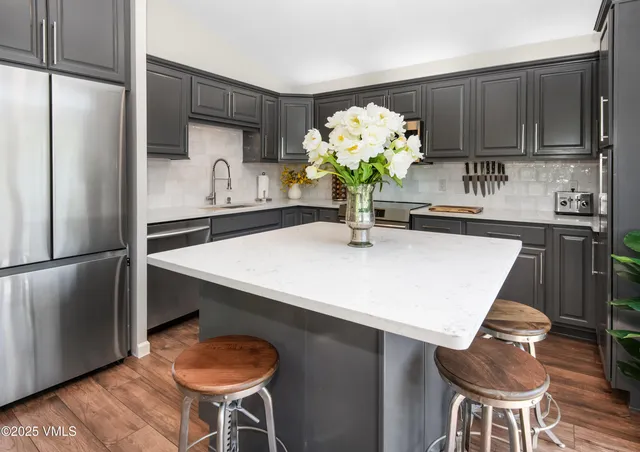 $925,000 | 971 West Beaver Creek Boulevard, Unit B5, Avon, CO 81620