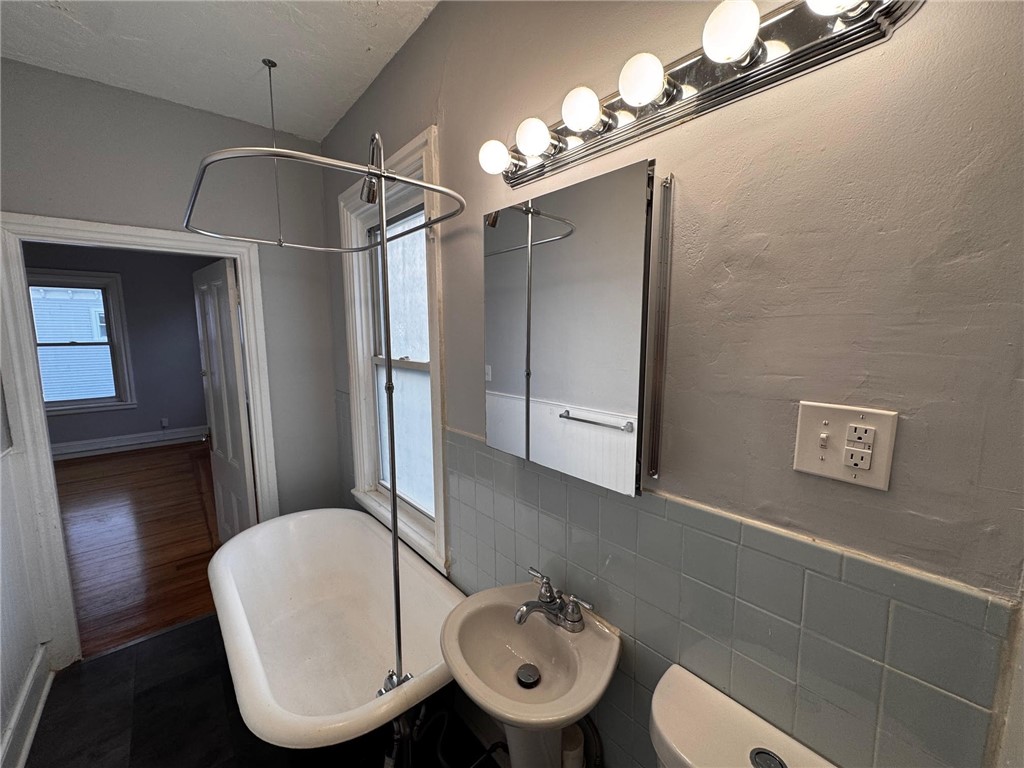 72 Courtland Street, Unit 2 Providence, RI 02909 - Photo 5 of 7