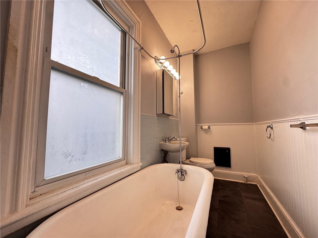 72 Courtland Street, Unit 2 Providence, RI 02909 - Photo 6 of 7