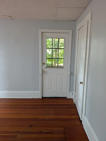 $2,000 | 185 Lowell Street, Unit 1R, Somerville, MA 02143