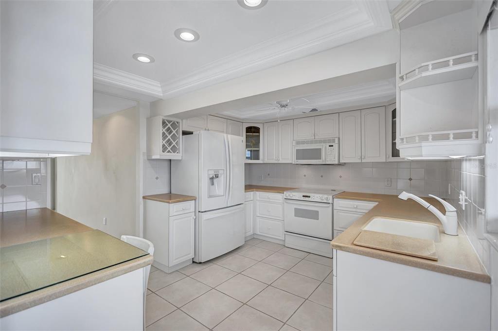 6140 Midnight Pass Road, Unit 904 Sarasota, FL 34242 - Photo 33 of 78