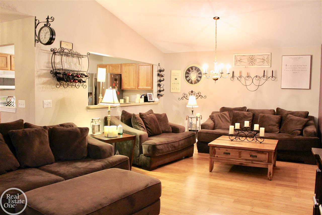 45763 Heather Ridge Drive Macomb, MI 48044 - Photo 4 of 28 Greatroom