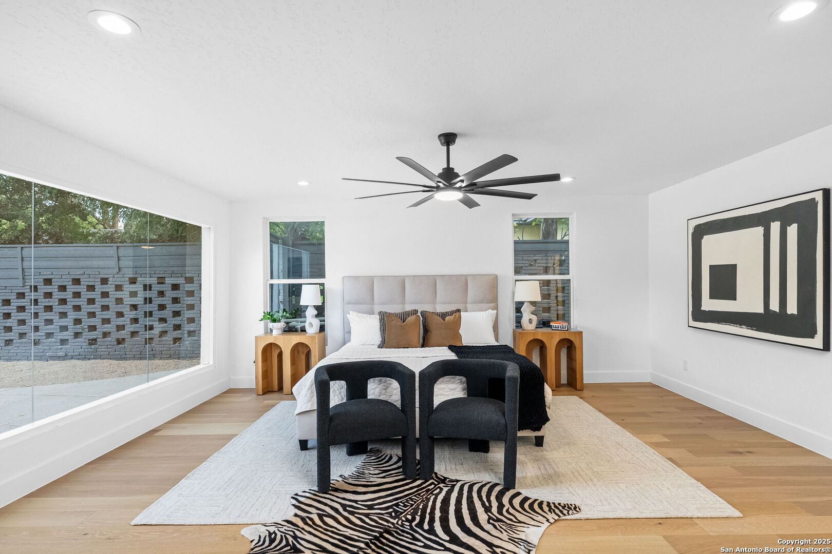 718 Ridgemont Avenue Terrell Hills, TX 78209 - Photo 21 of 39 a living room with furniture and a floor to ceiling window